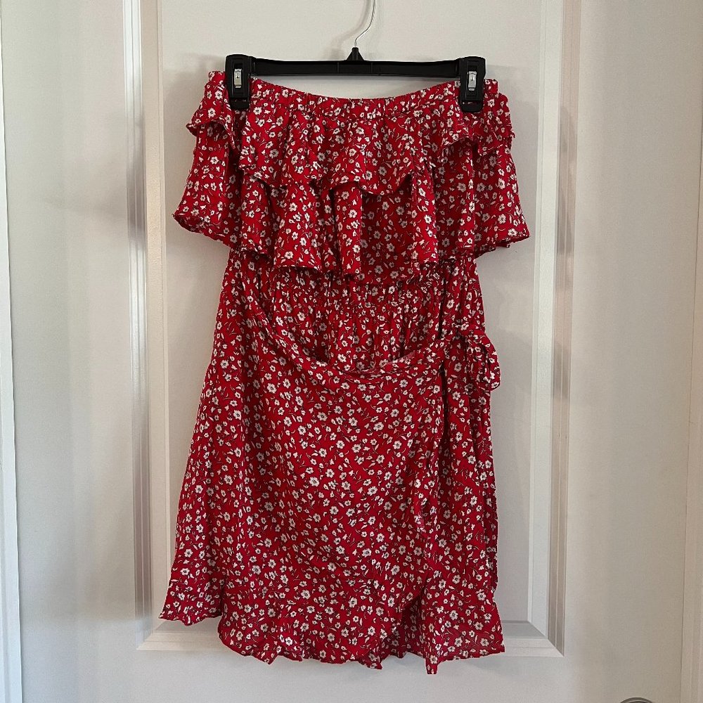 Vici Red and White Strapless Red and White Floral Dress Size Medium